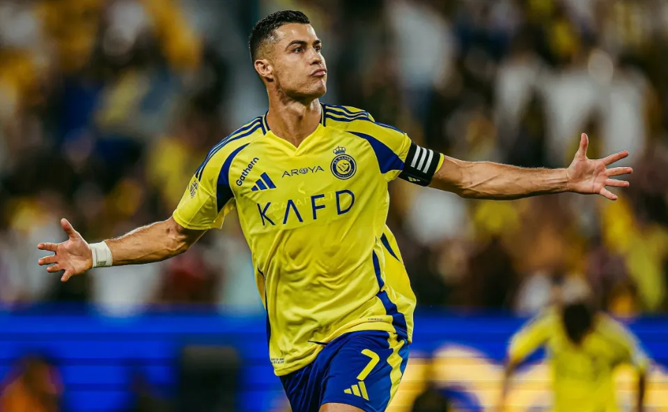 Cristiano Ronaldo chia tay Al Nassr