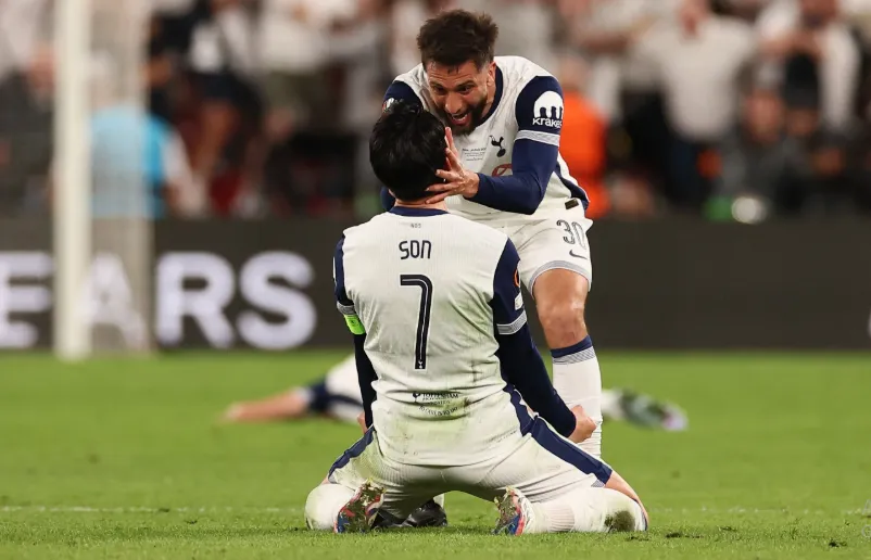 Son Heung-min chuyển đến Tottenham từ Bayer Leverkusen